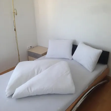 Kek Hullam By Bltn Apartman *