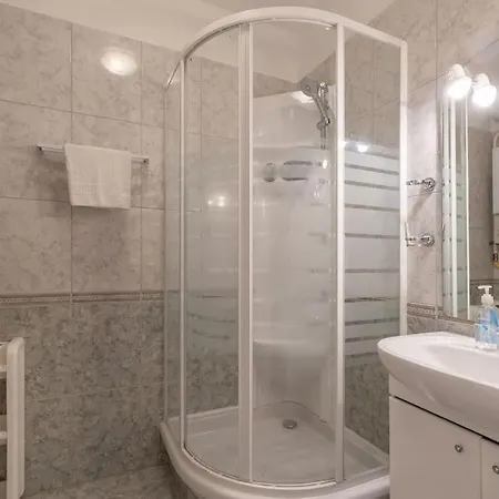 Kek Hullam By Bltn Apartman