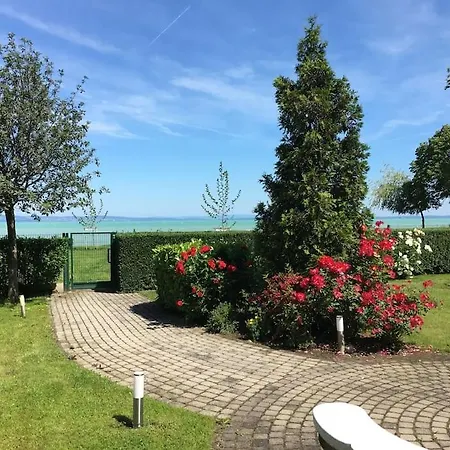 Apartman Kek Hullam By Bltn