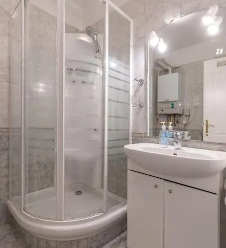 Kek Hullam By Bltn アパート シオーフォク